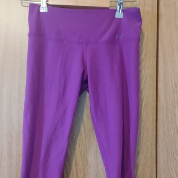 Nike Dri- Fit Capri Leggings Womens Size Small Purple Plum Color Inside Pocket - Picture 2 of 8
